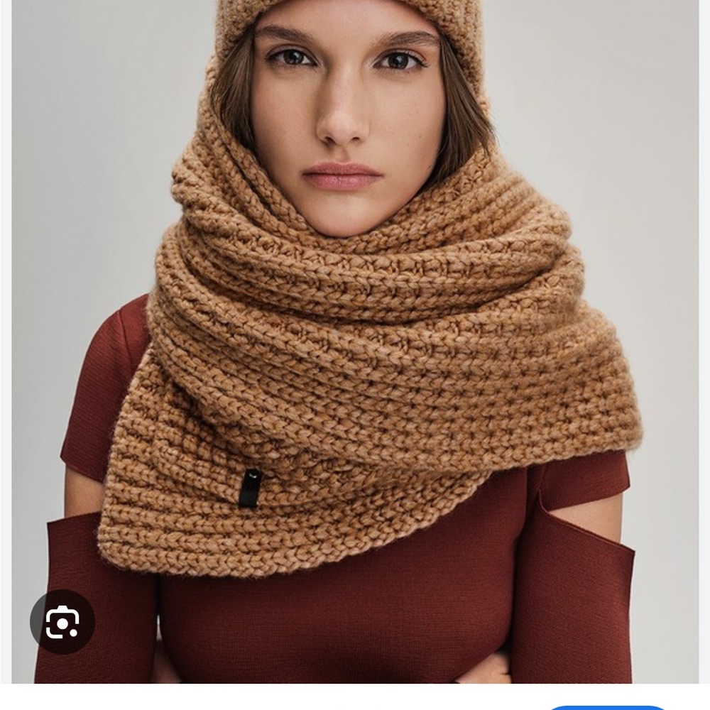 NWOT Mackage Tan Knit Scarf